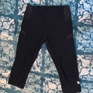 ⭐️Lululemon like Capri-crop with side pocket